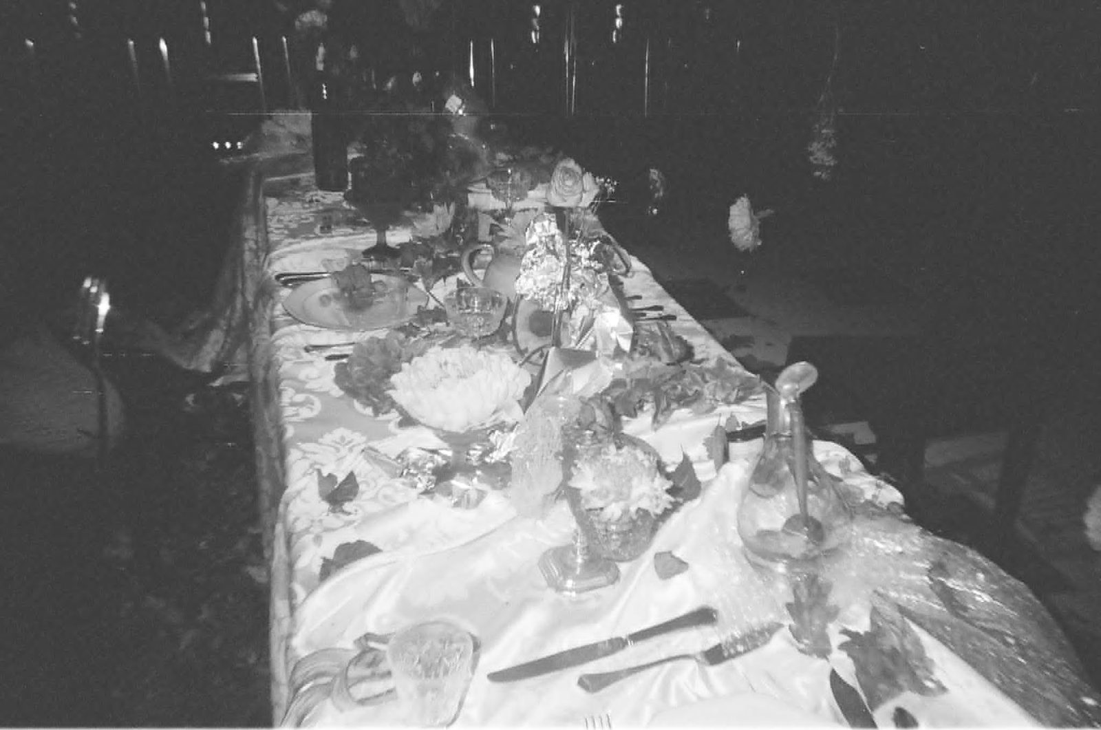 Table dressée, scénographie de banquet